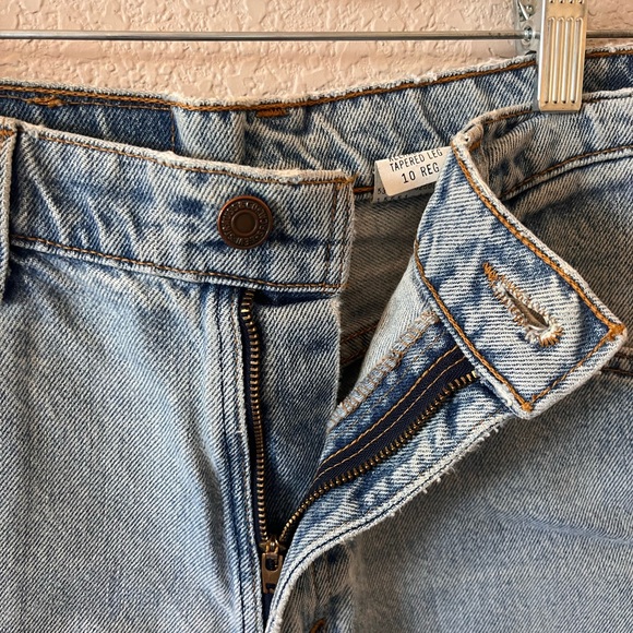 Levi’s High-Rise Light Blue Denim Jean Shorts - Picture 7 of 10